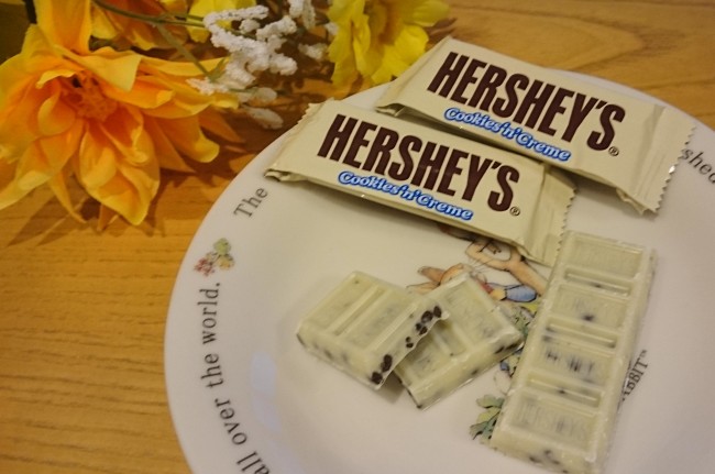 コストコ「HERSHEYS クッキー＆クリーム」これぞ王道、ハーシーズの鉄板ホワイトチョコレート♡