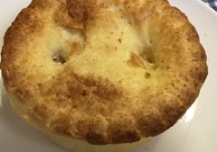 コストコ冷凍食品【ビーフミンチ＆チーズパイ】のレビュー。予想外のお味でした。