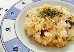 コストコ【4チーズアルフレッドソース】で濃厚チーズリゾットの作り方♪