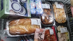 コストコお買い物日記。コストコパーティーのお惣菜＆お友達へのプレゼントをGET☆